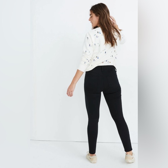 9" Mid-Rise Skinny Jeans in Lunar Wash: TENCEL Denim Edition with Fort Lonesome - Picture 8 of 9